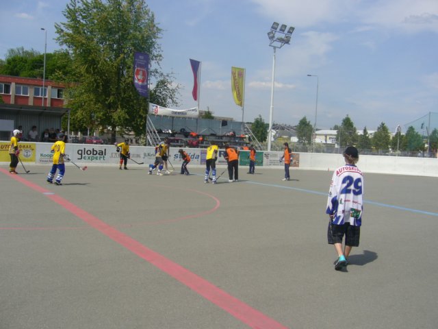 hokejbalkrajskkolo201115.jpg