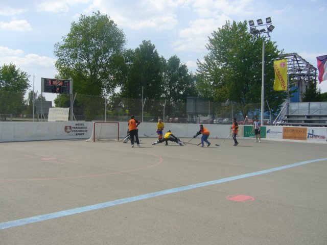 hokejbalkrajskkolo201125.jpg